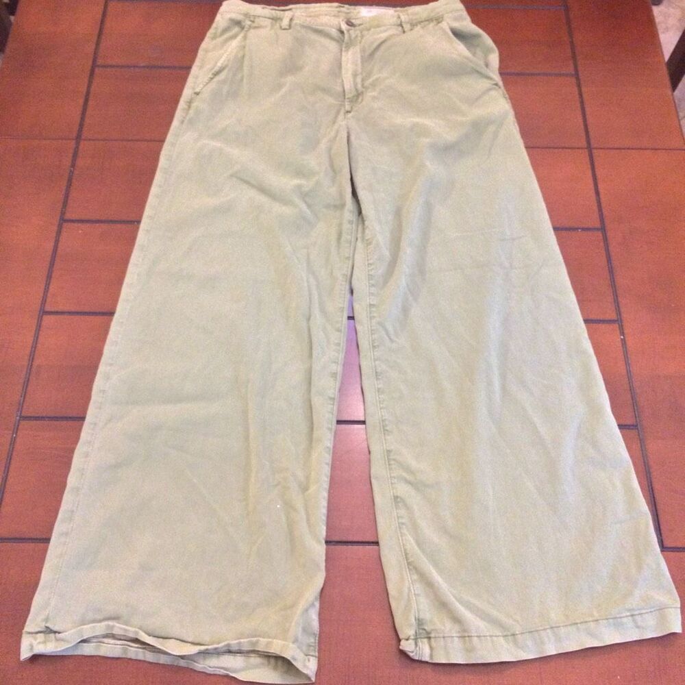 AG Caden Wide leg tailored fit olive colored pants size 31